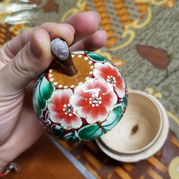 Casket - Picture 4 of 8